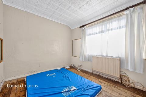 2 bedroom terraced house for sale, Derinton Road, London