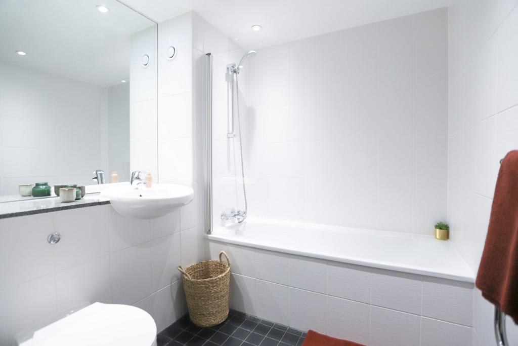 Apartment in Liverpool - View 4