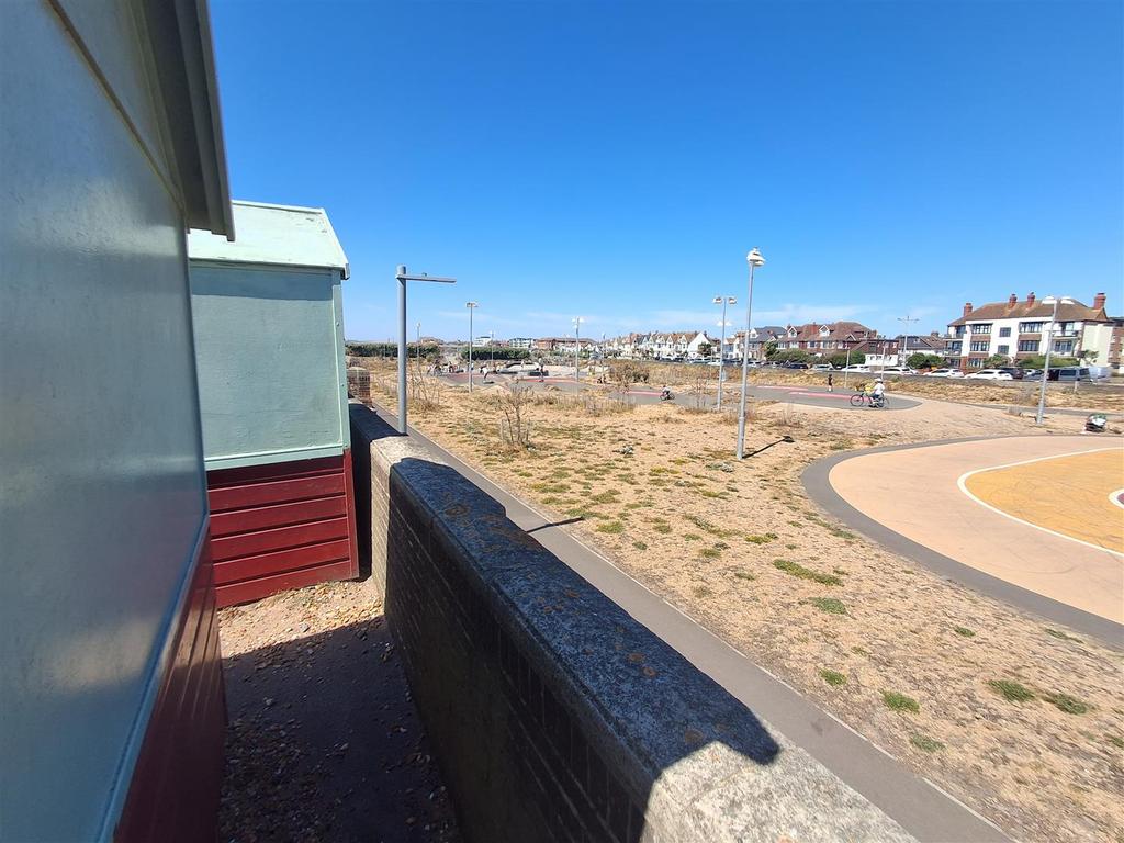 House in Hove Lagoon - More