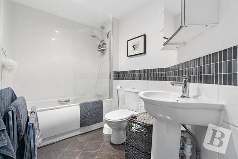 2 bedroom apartment for sale, Pemberley Apartments, 9 Gillian Crescent, Gidea Park, RM2