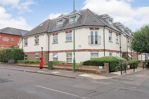 2 bedroom flat for sale, Brighton Road, Horsham