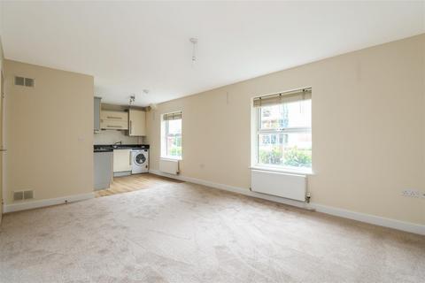 2 bedroom flat for sale, Brighton Road, Horsham