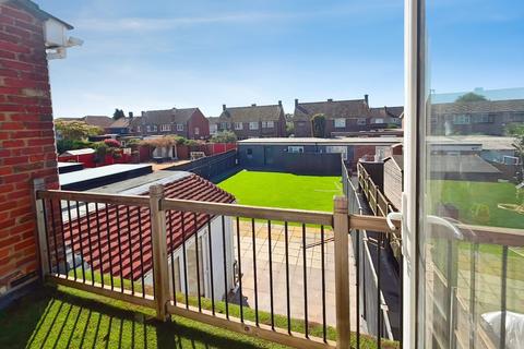 6 bedroom detached house to rent, Feltham Road