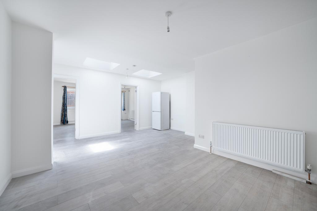 House in Southall - View 4