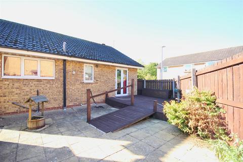 2 bedroom detached bungalow for sale, Beckside, Hornsea