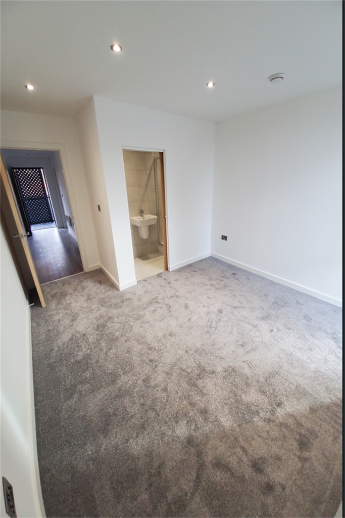 Apartment in Salford - View 4