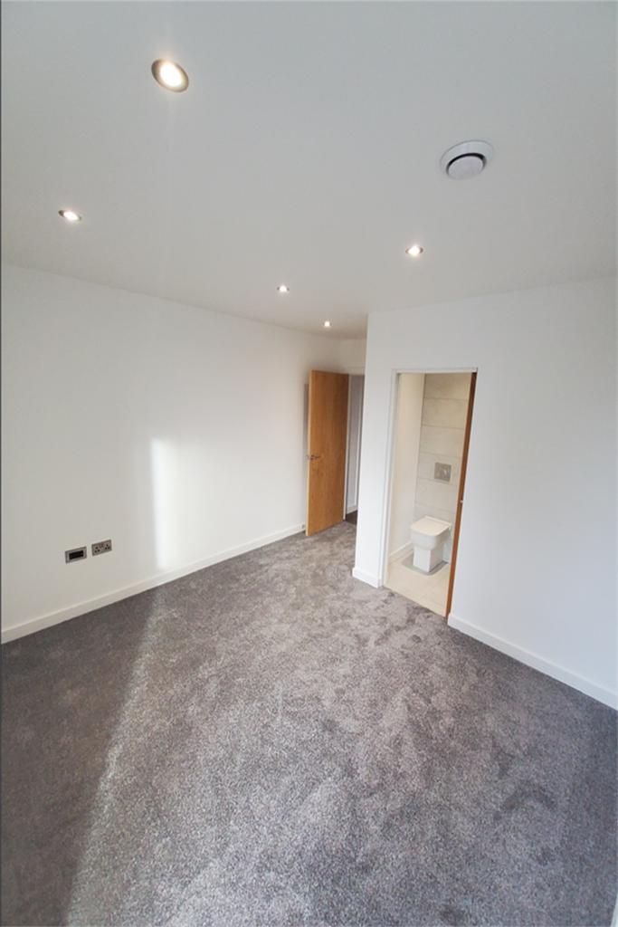 Apartment in Salford - View 5