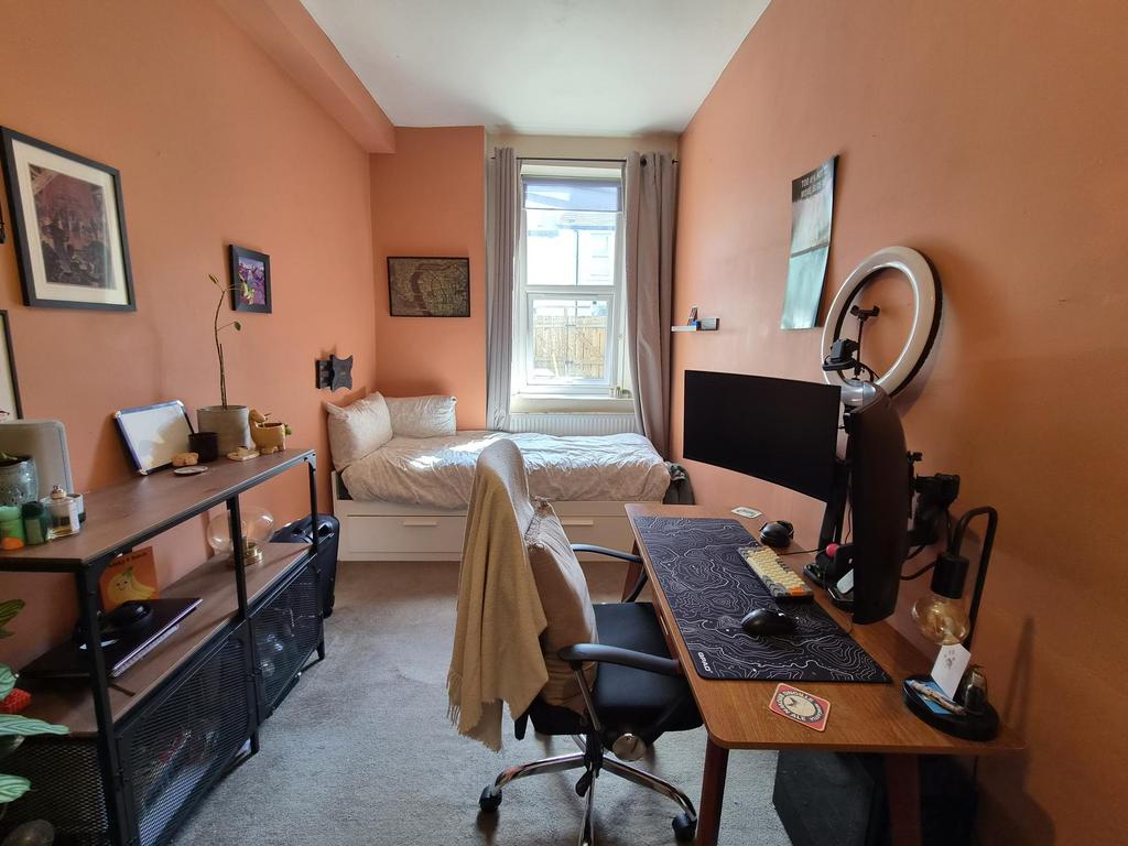 Apartment in Newcastle upon Tyne - View 5