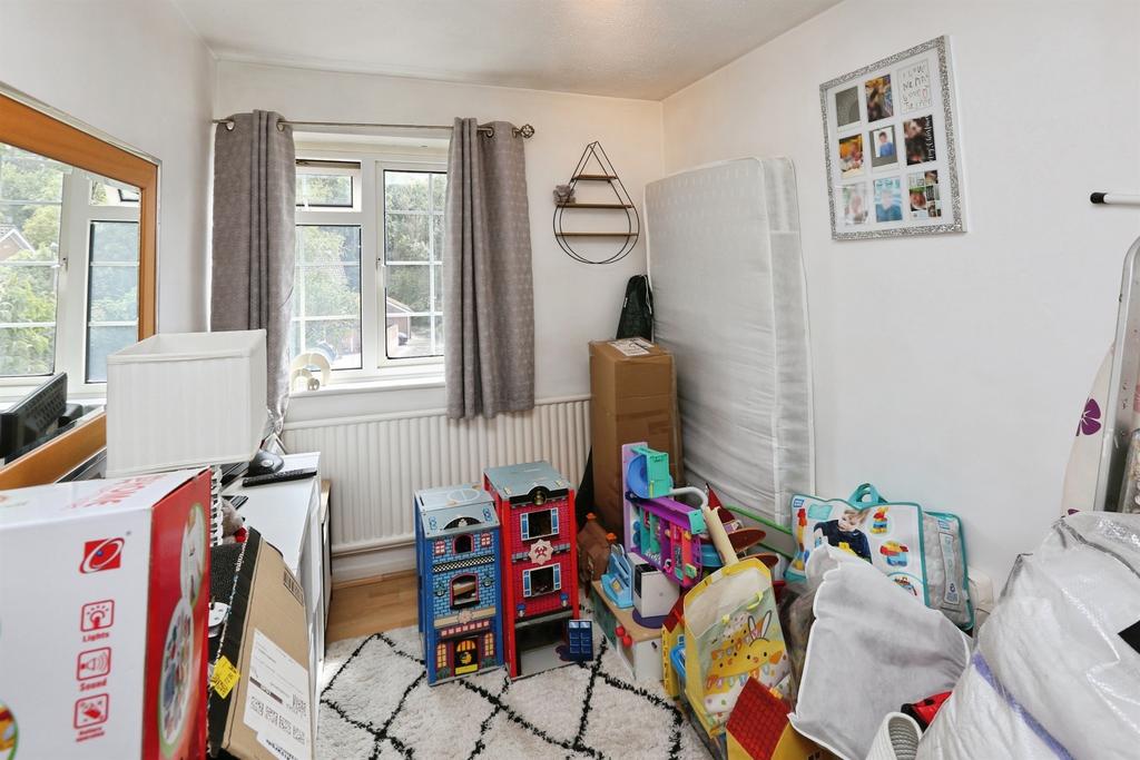 House in Fareham - More