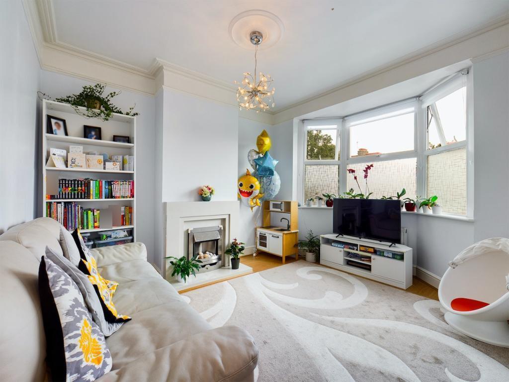 House in Sutton - View 2
