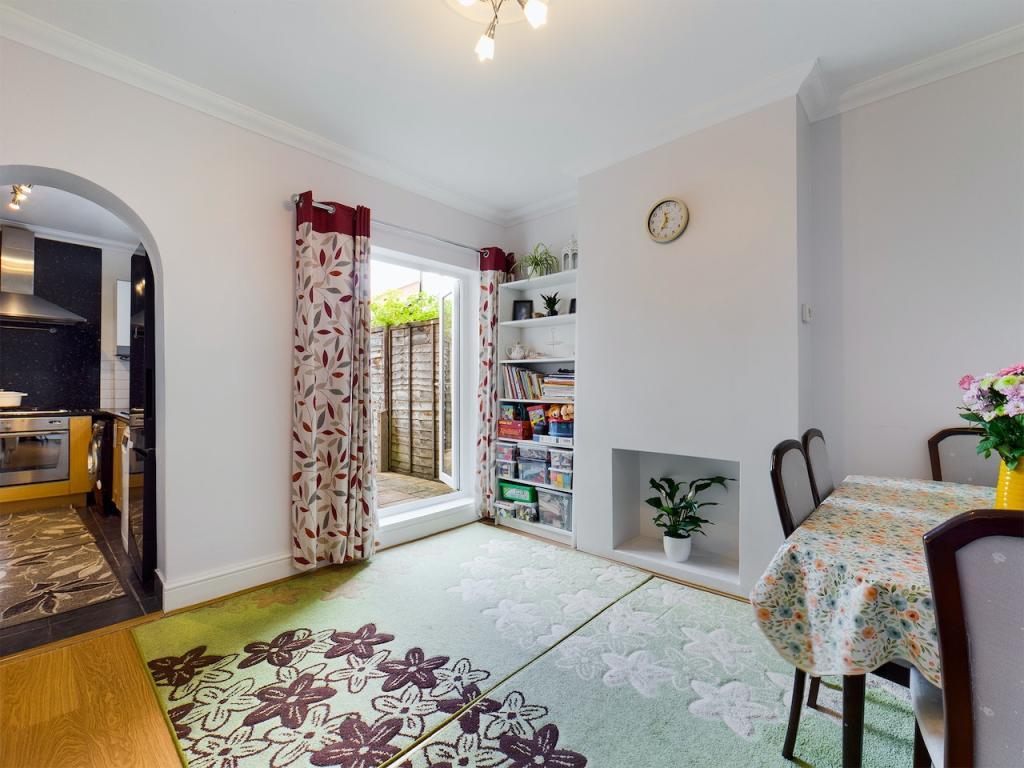 House in Sutton - View 3