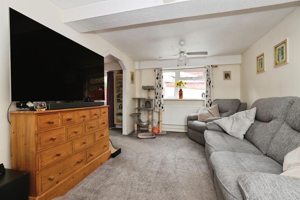 House in Andover - View 3