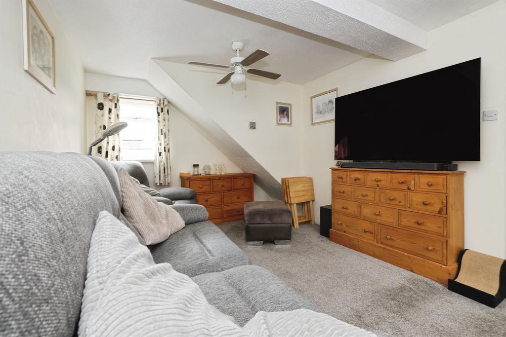 House in Andover - View 4