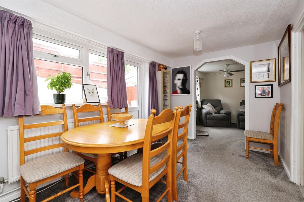 House in Andover - View 5