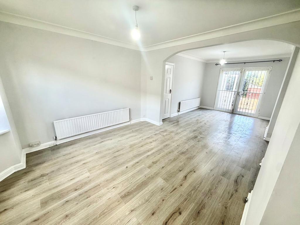House in Newbury Park - View 3