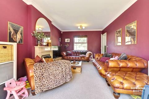 4 bedroom townhouse for sale, Selwyn Road, Burntwood, WS7 9HU - No Upward Chain