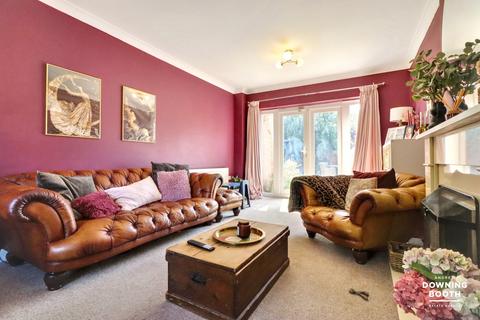 4 bedroom townhouse for sale, Selwyn Road, Burntwood, WS7 9HU - No Upward Chain