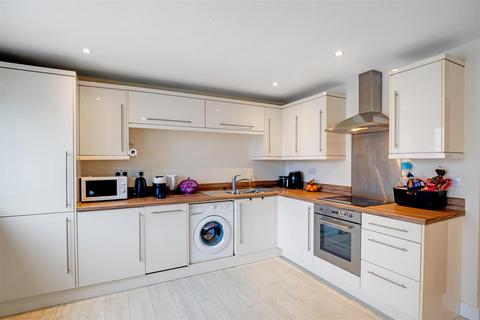 2 bedroom apartment for sale, Drift Court, Gallion's Reach