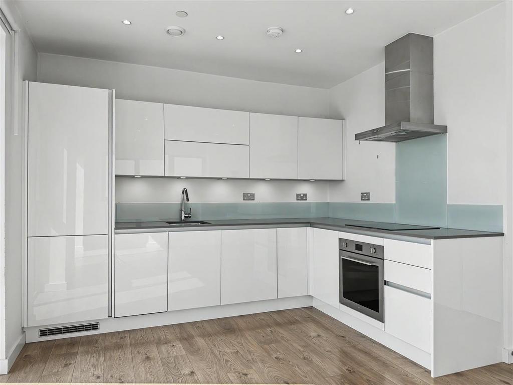 Apartment in Beckton - View 3