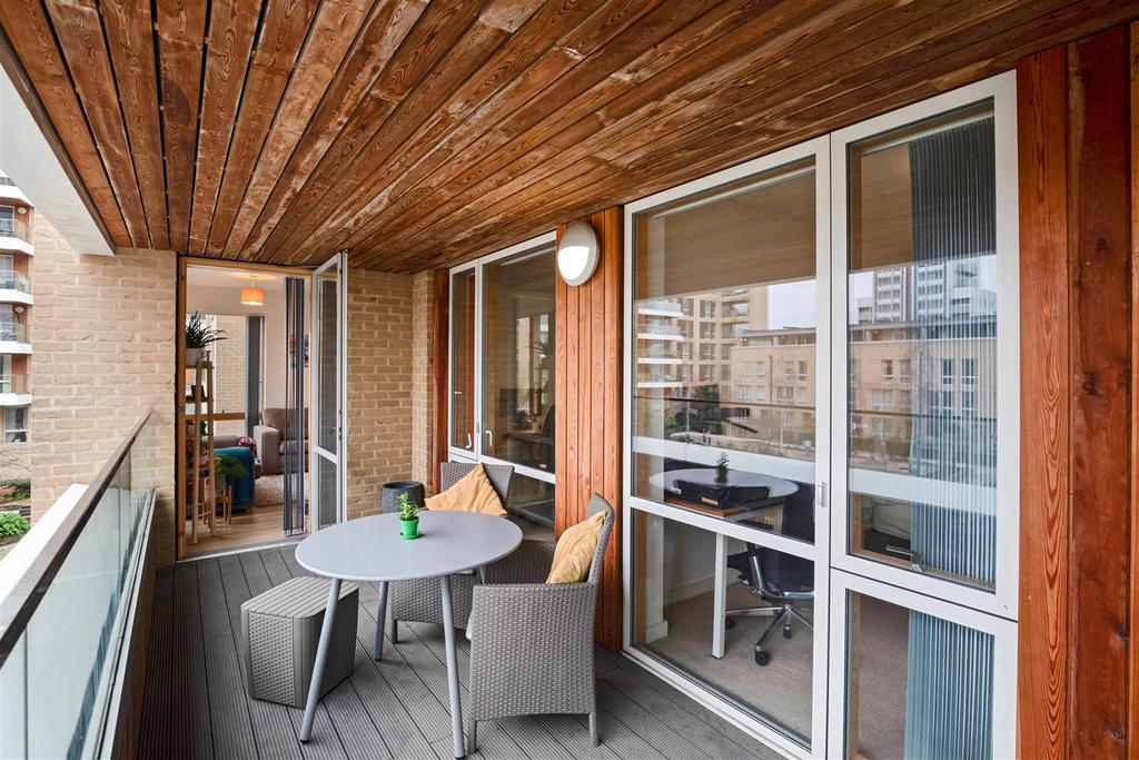 Apartment in Canning Town - View 3