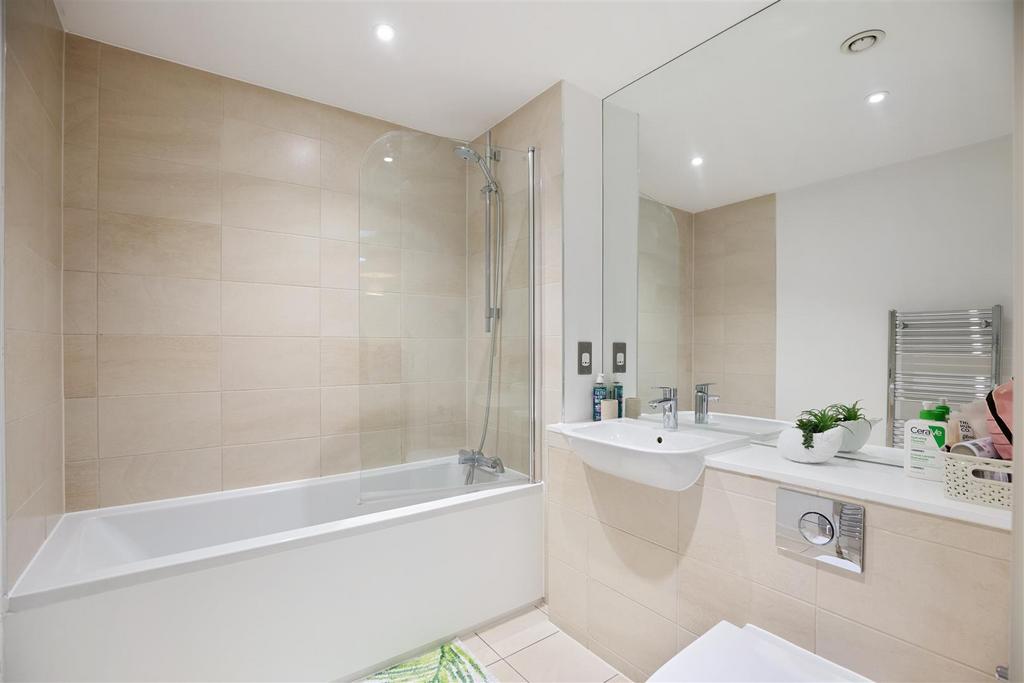 Apartment in Canning Town - View 5