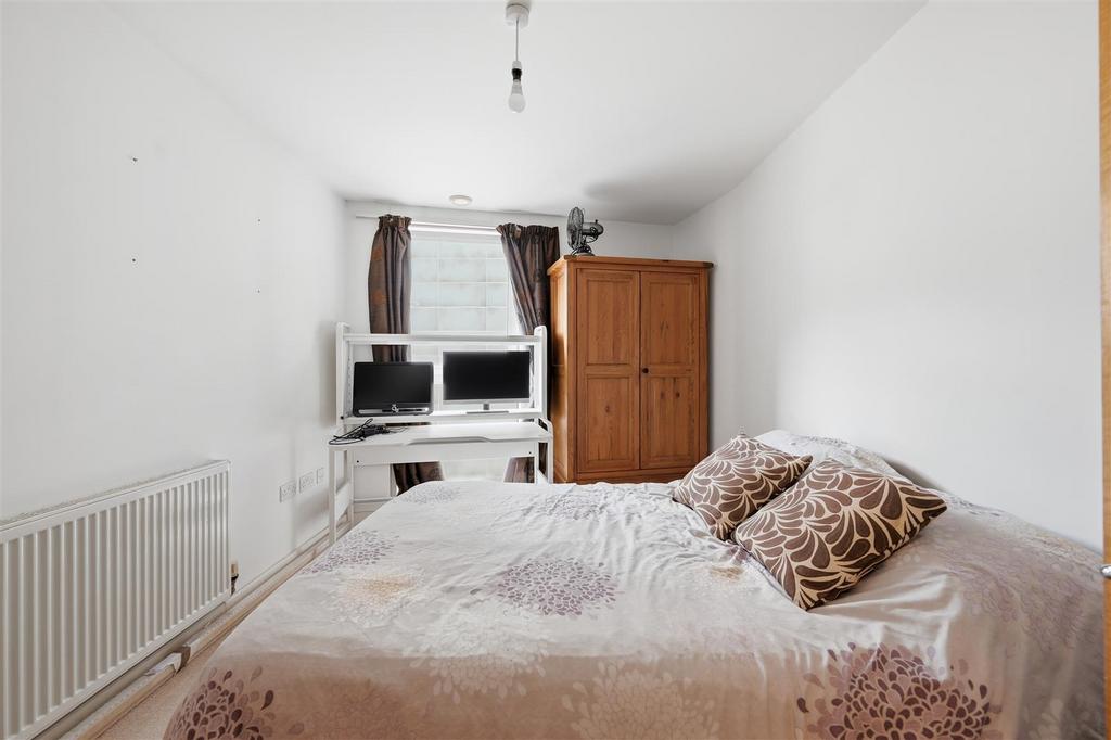 Apartment in Royal Victoria Dock - View 3