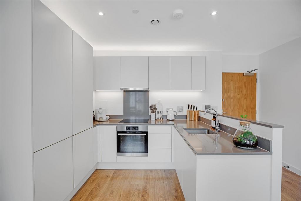Apartment in Silvertown - View 2