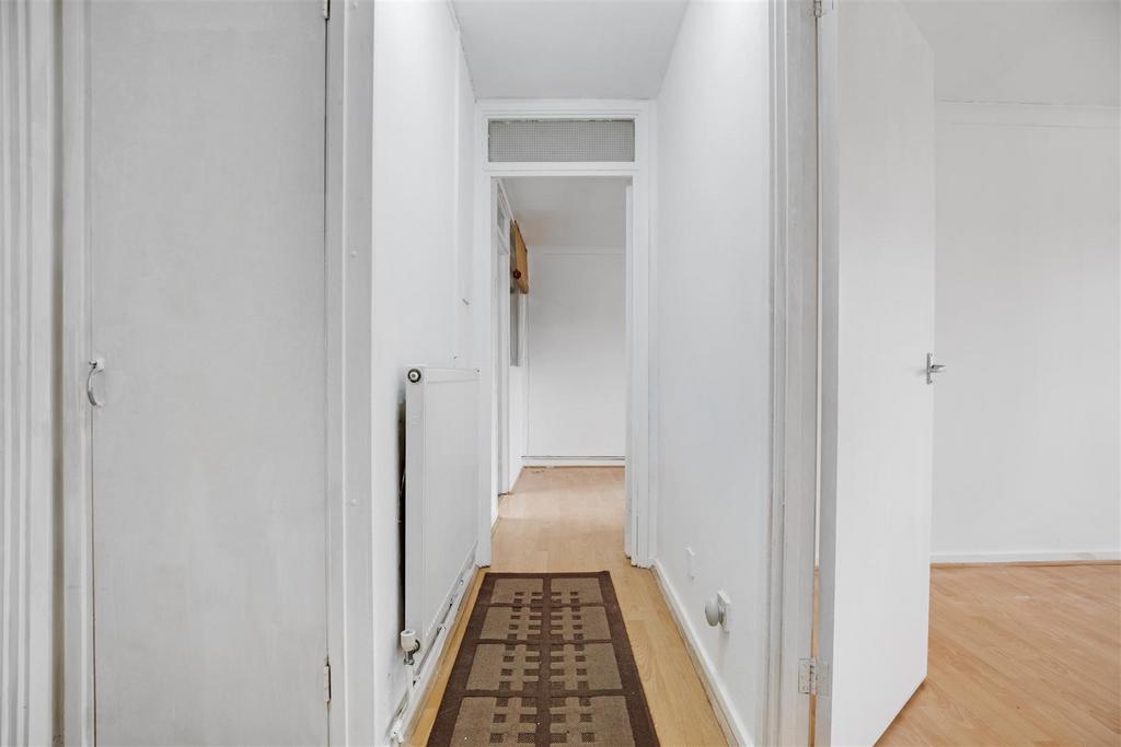 Apartment in Canning Town - View 5