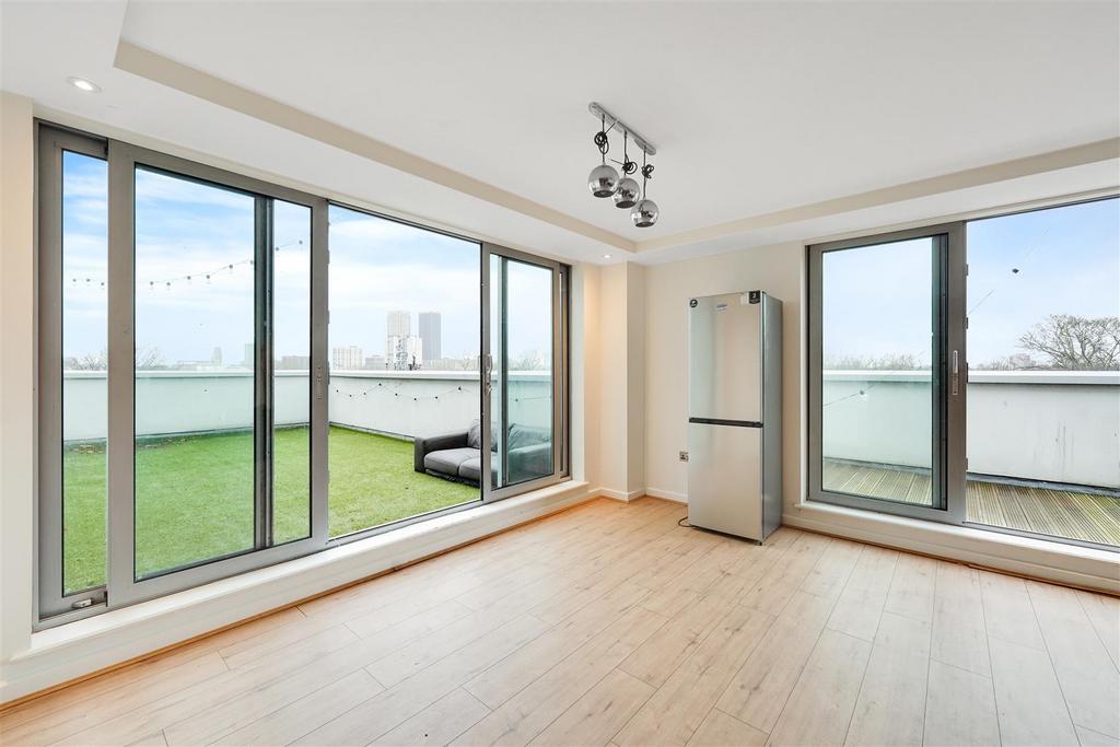 Apartment in Canning Town - View 2