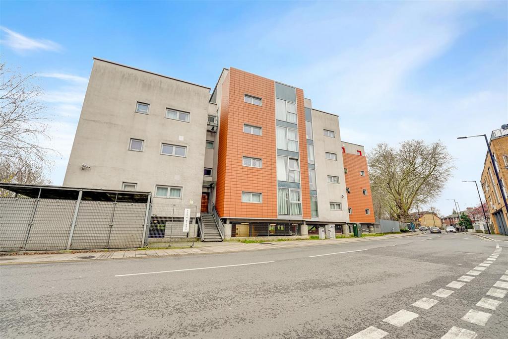 Apartment in Canning Town - View 4