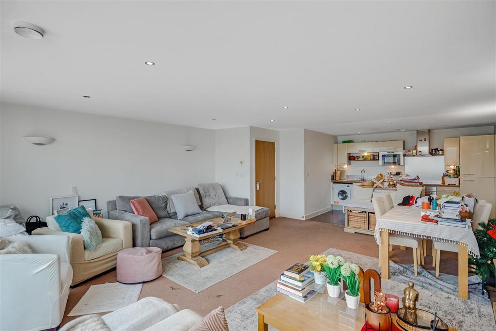 Apartment in Royal Victoria Dock - View 5