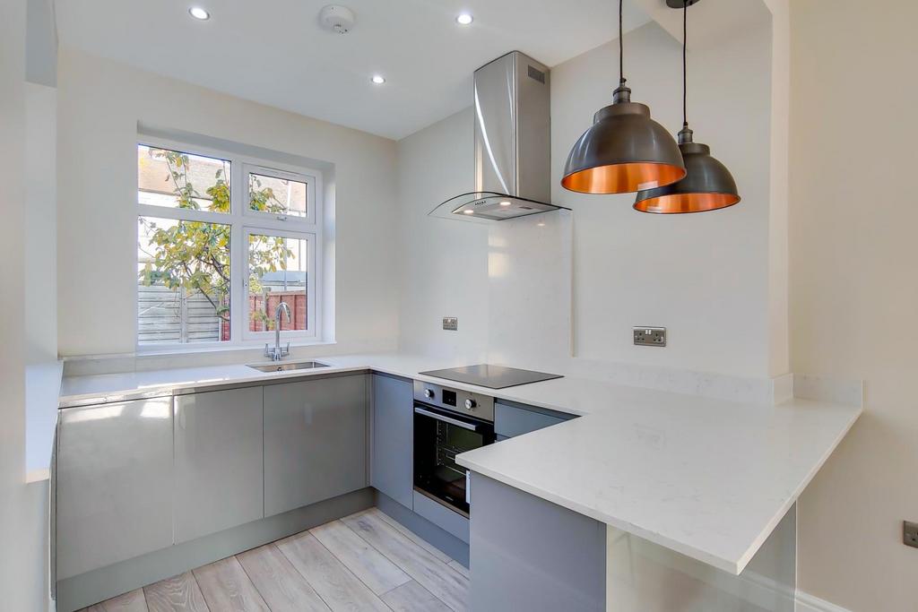 House in Custom House - View 2