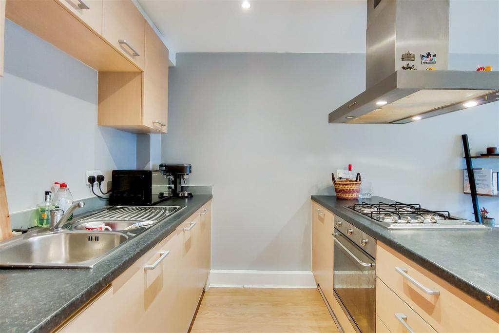 Apartment in Barking - View 2