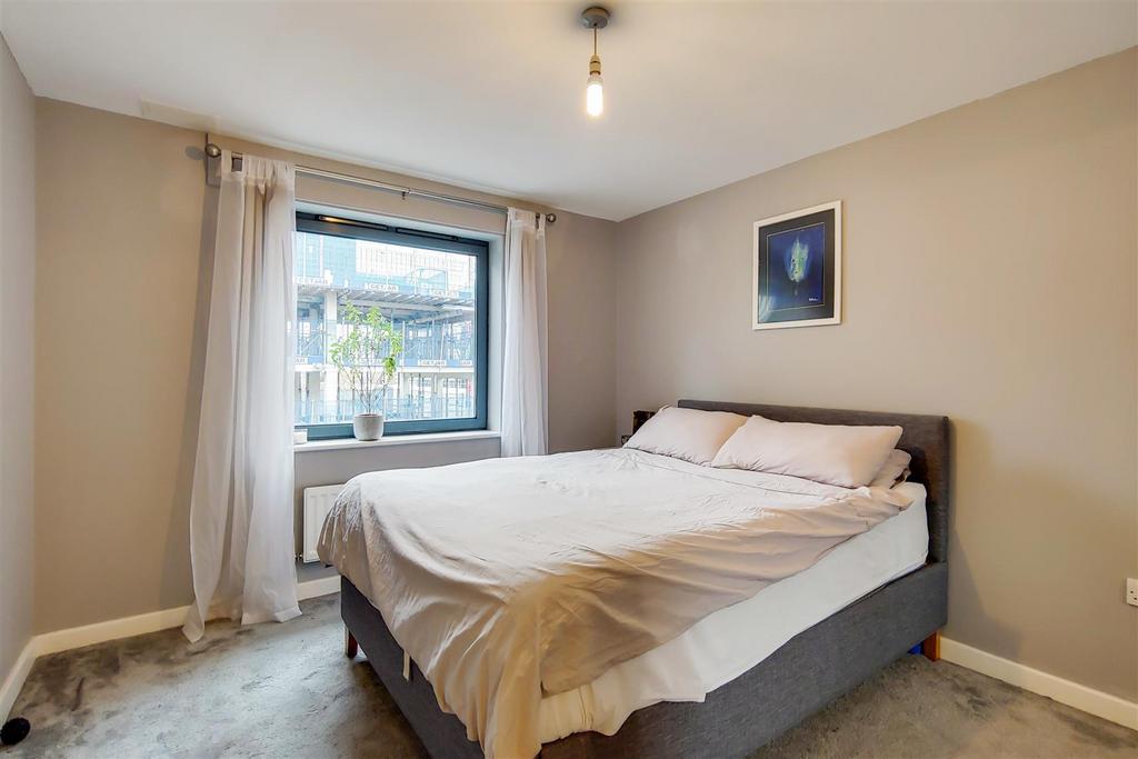 Apartment in Barking - View 3