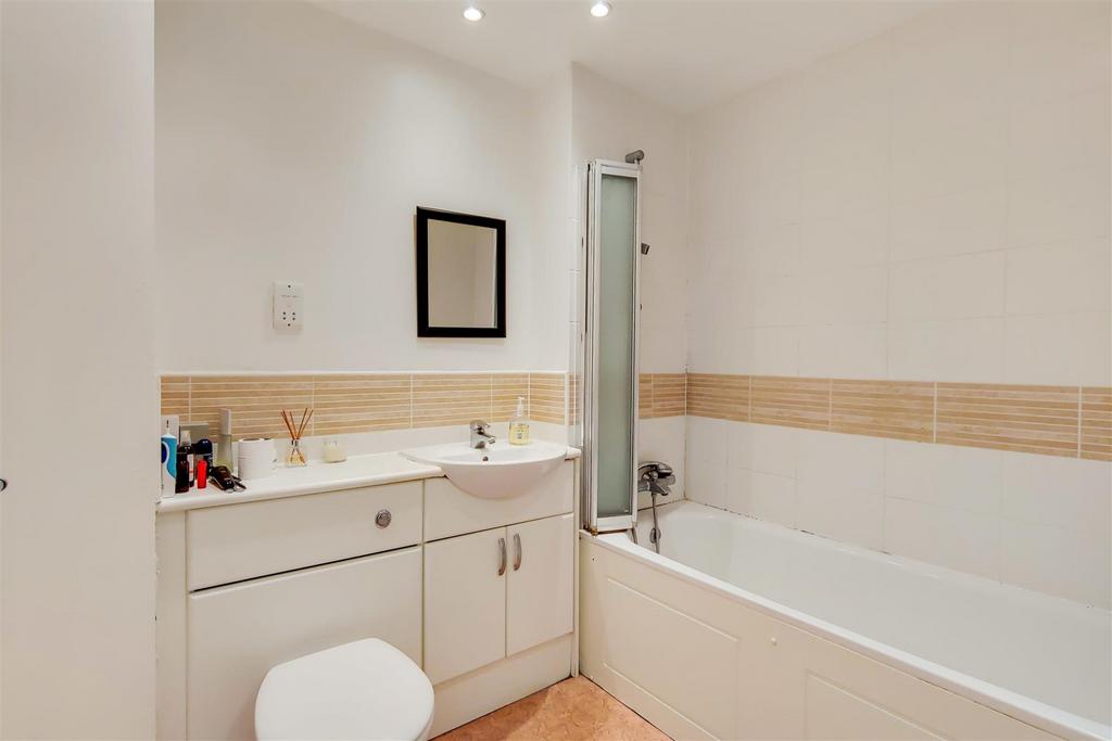 Apartment in Barking - View 4