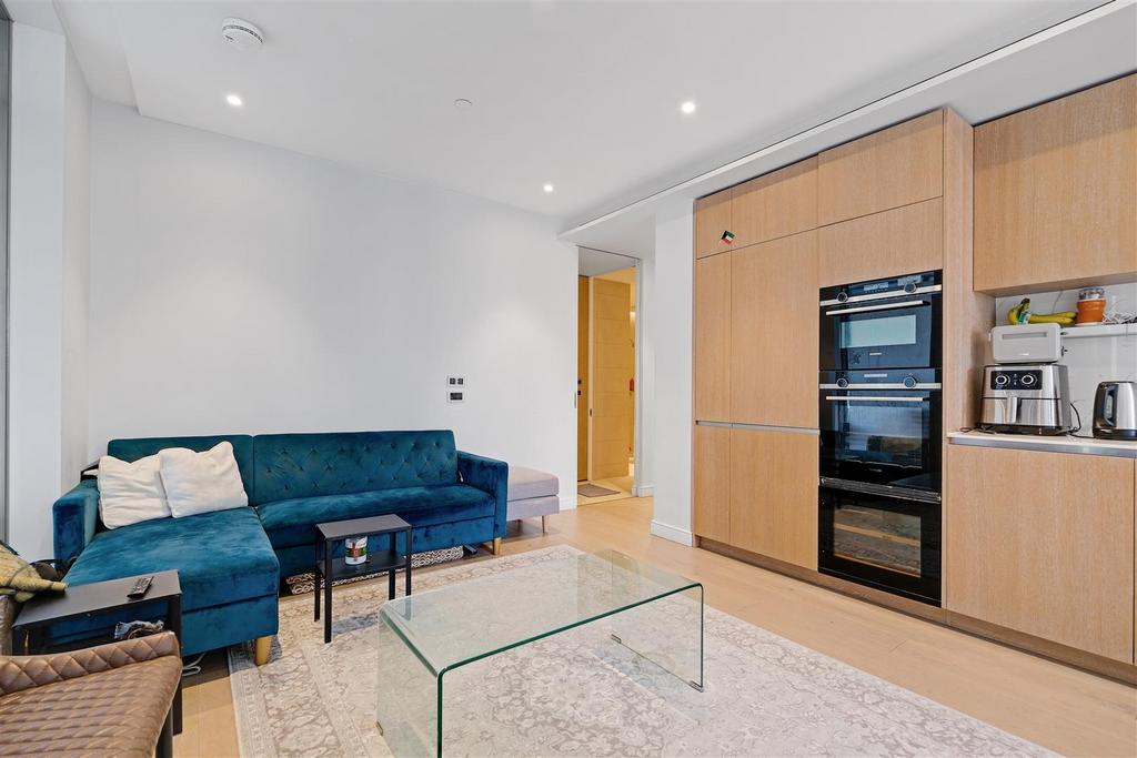 Apartment in Canary Wharf - View 2