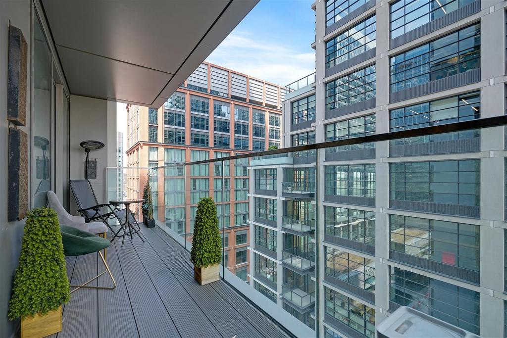 Apartment in Canary Wharf - View 3