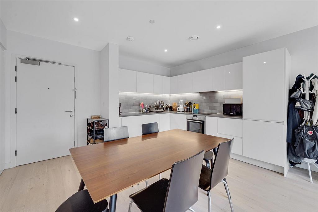 Apartment in Royal Wharf - View 3