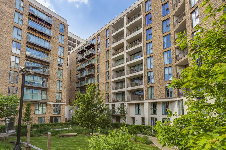 Apartment in Royal Wharf - View 4