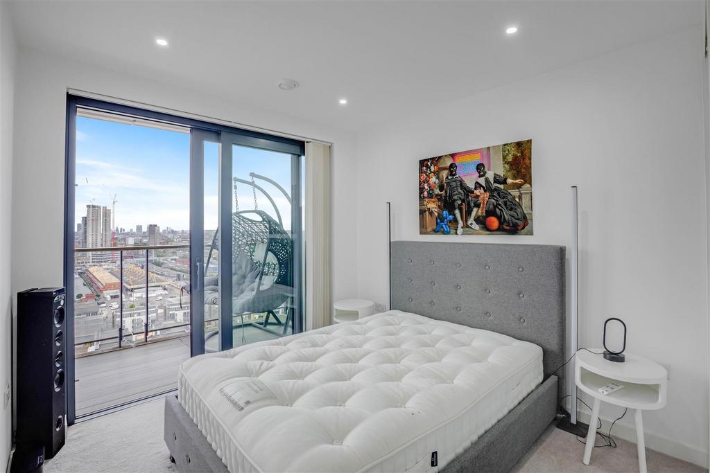 Apartment in London - More
