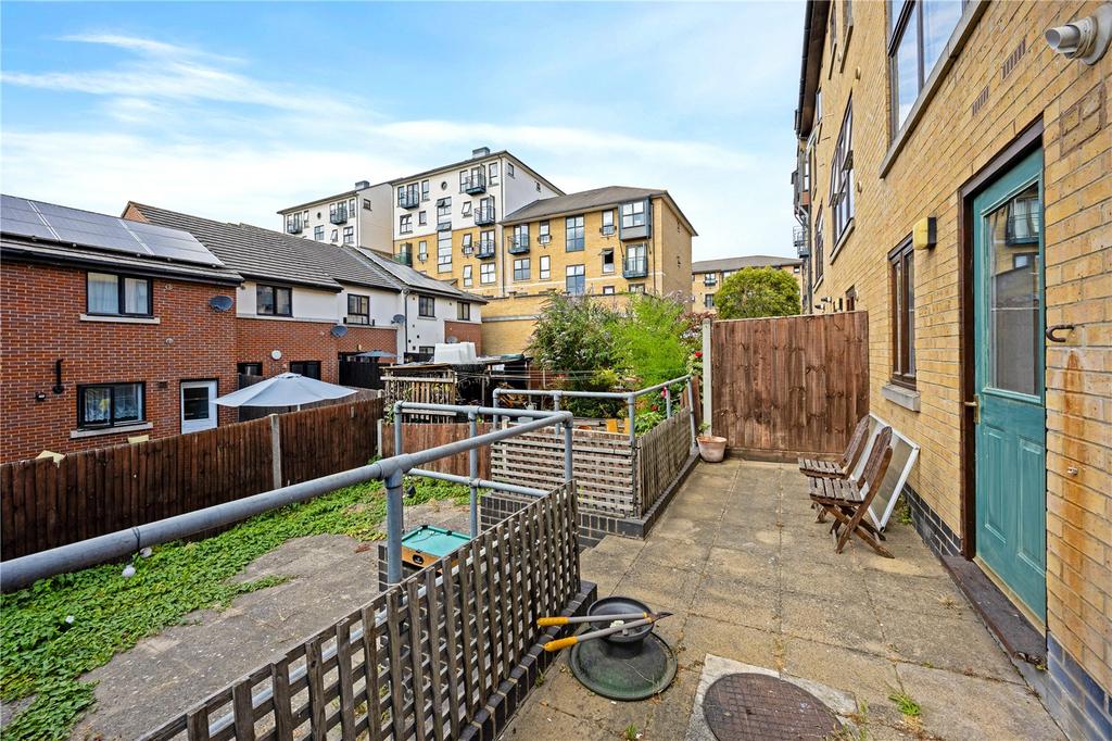 House in London - View 3