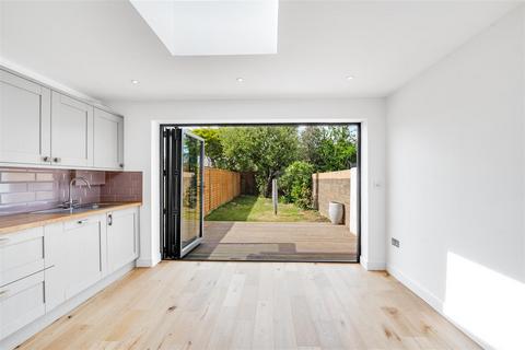 2 bedroom house for sale, St. Johns Road, Hanworth TW13