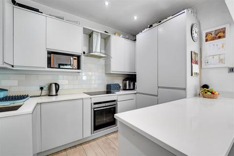 4 bedroom house for sale, Myrtle Road, Hampton Hill TW12