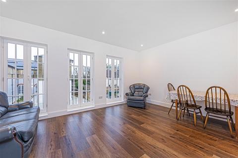 1 bedroom apartment for sale, The Yard, Sunbury-on-Thames TW16