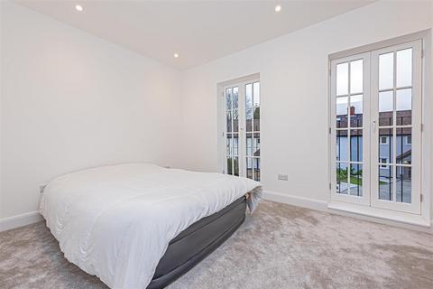 1 bedroom apartment for sale, The Yard, Sunbury-on-Thames TW16