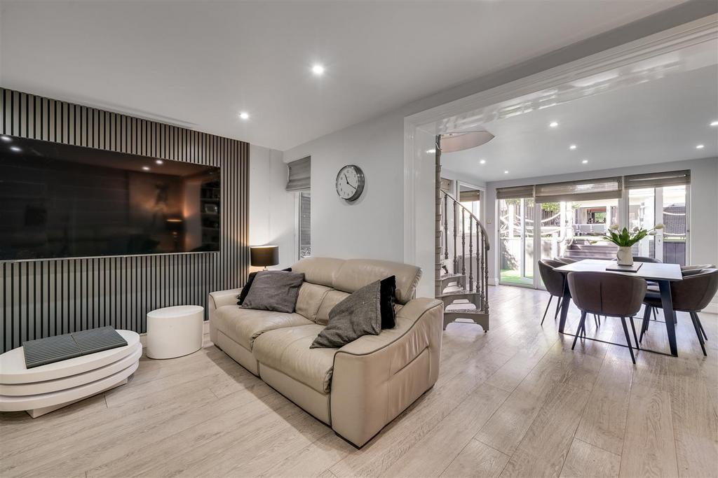 House in London - View 3