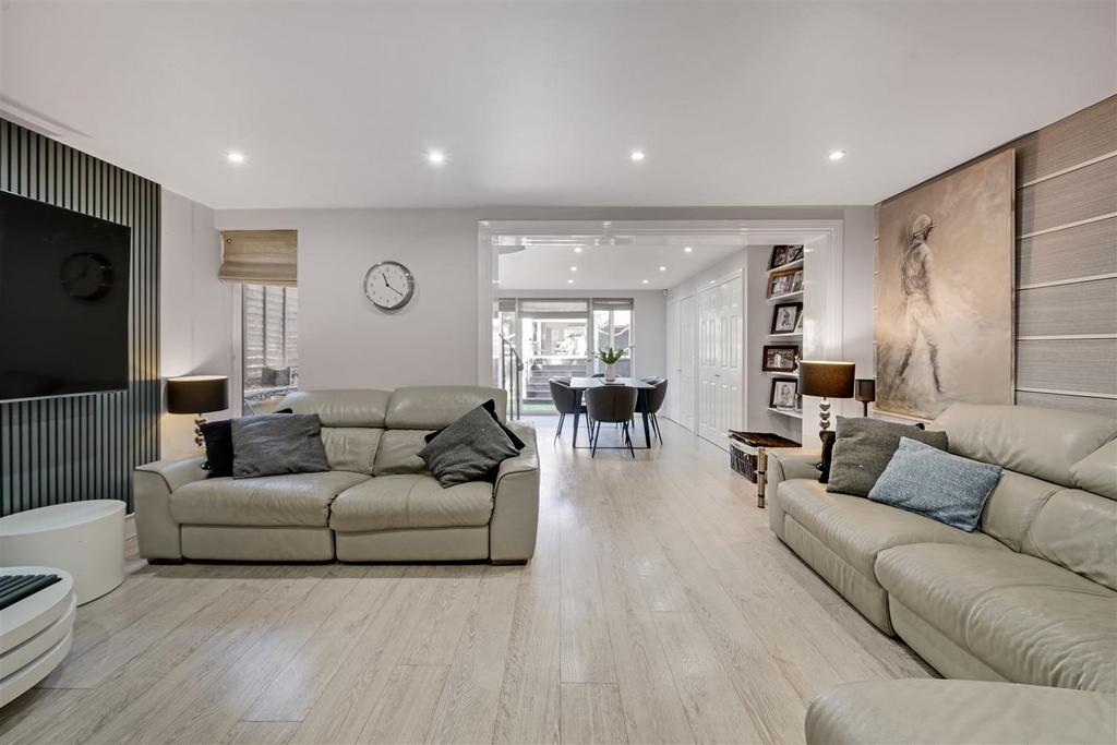 House in London - View 5