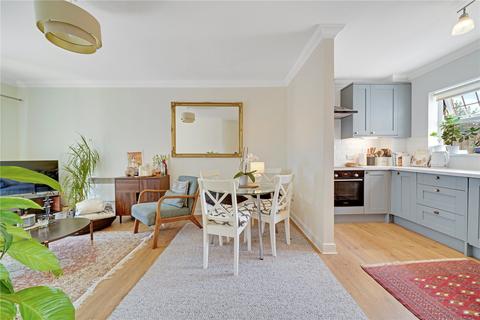 2 bedroom apartment for sale, Batavia Road, Sunbury-On-Thames TW16