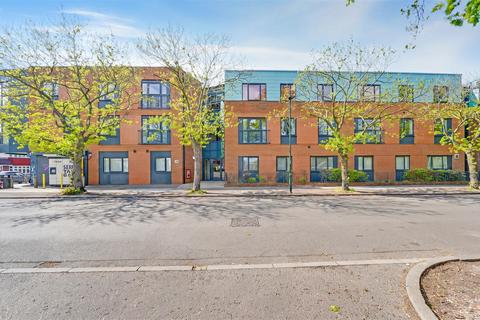 1 bedroom apartment for sale, Dean Road, Hampton TW12