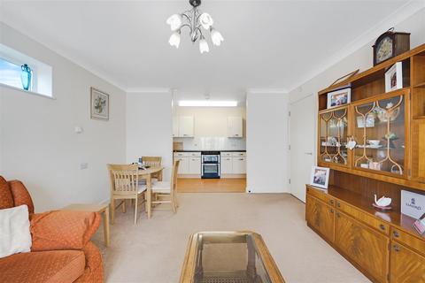 1 bedroom apartment for sale, Dean Road, Hampton TW12